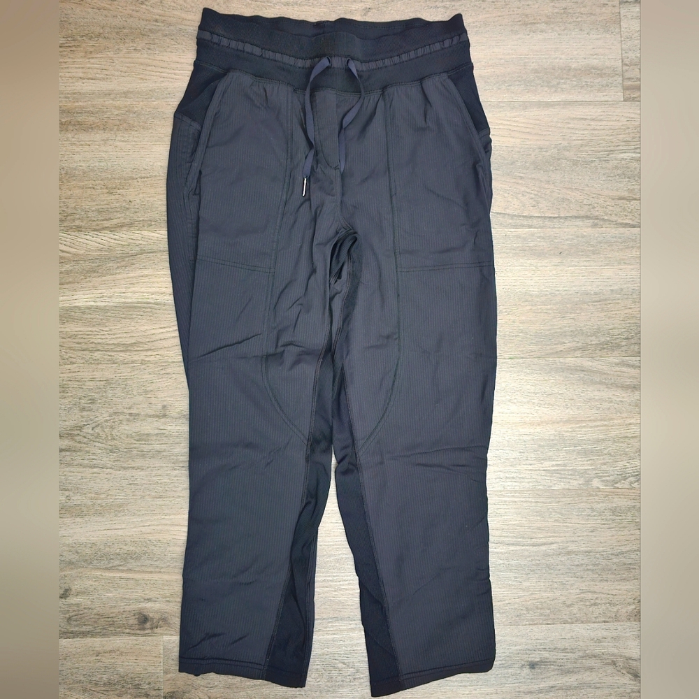 Lululemon Dance Studio Crop 25" Black sz 6